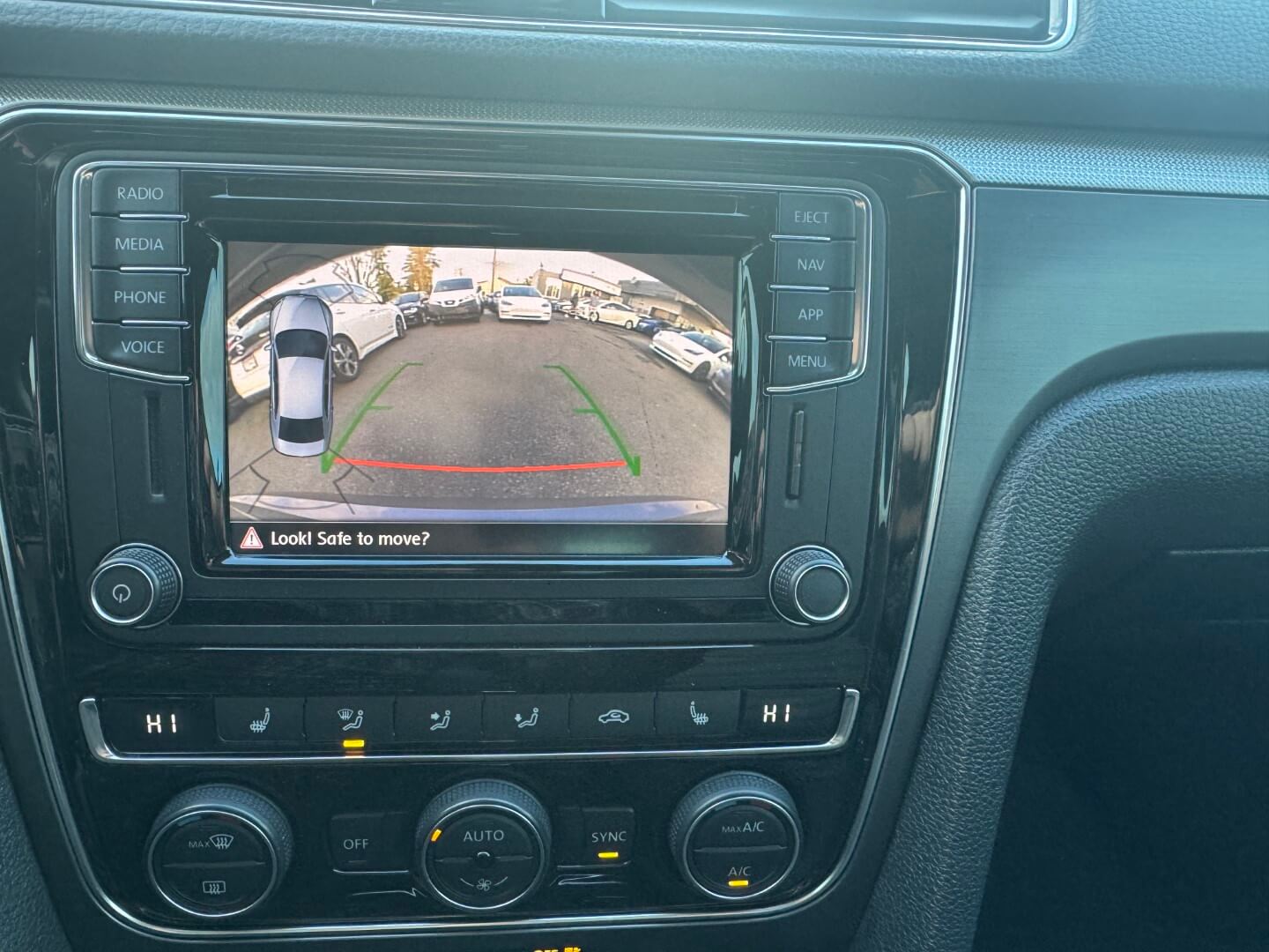 2018 Volkswagen Passat R-Line