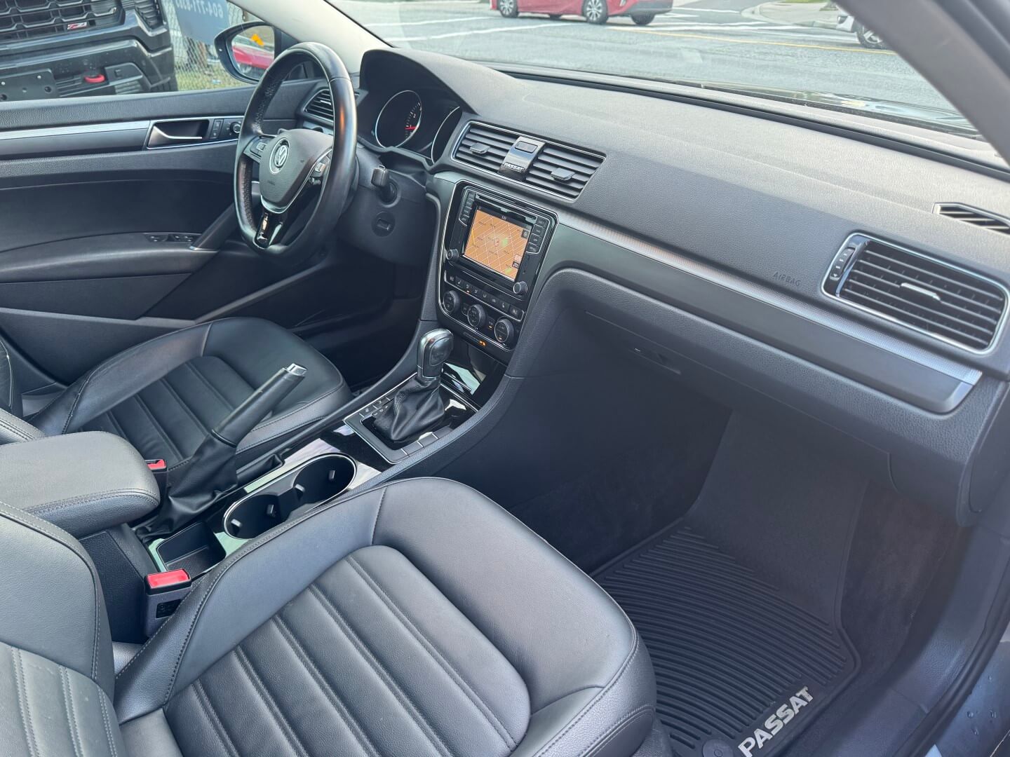 2018 Volkswagen Passat R-Line