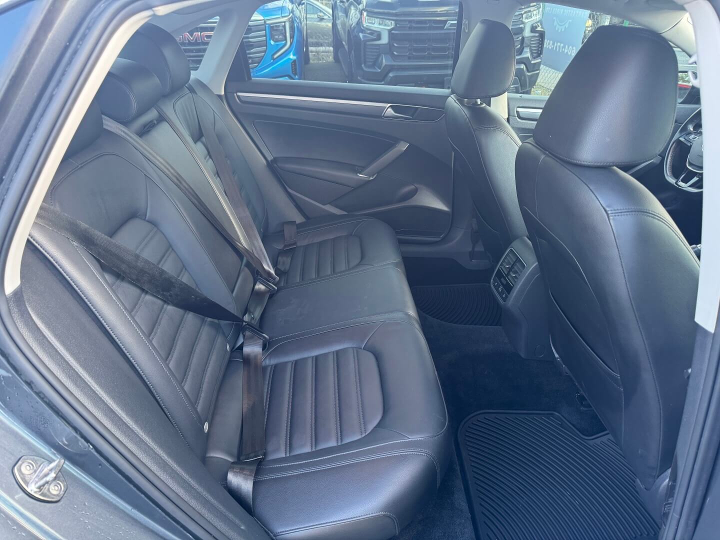 2018 Volkswagen Passat R-Line