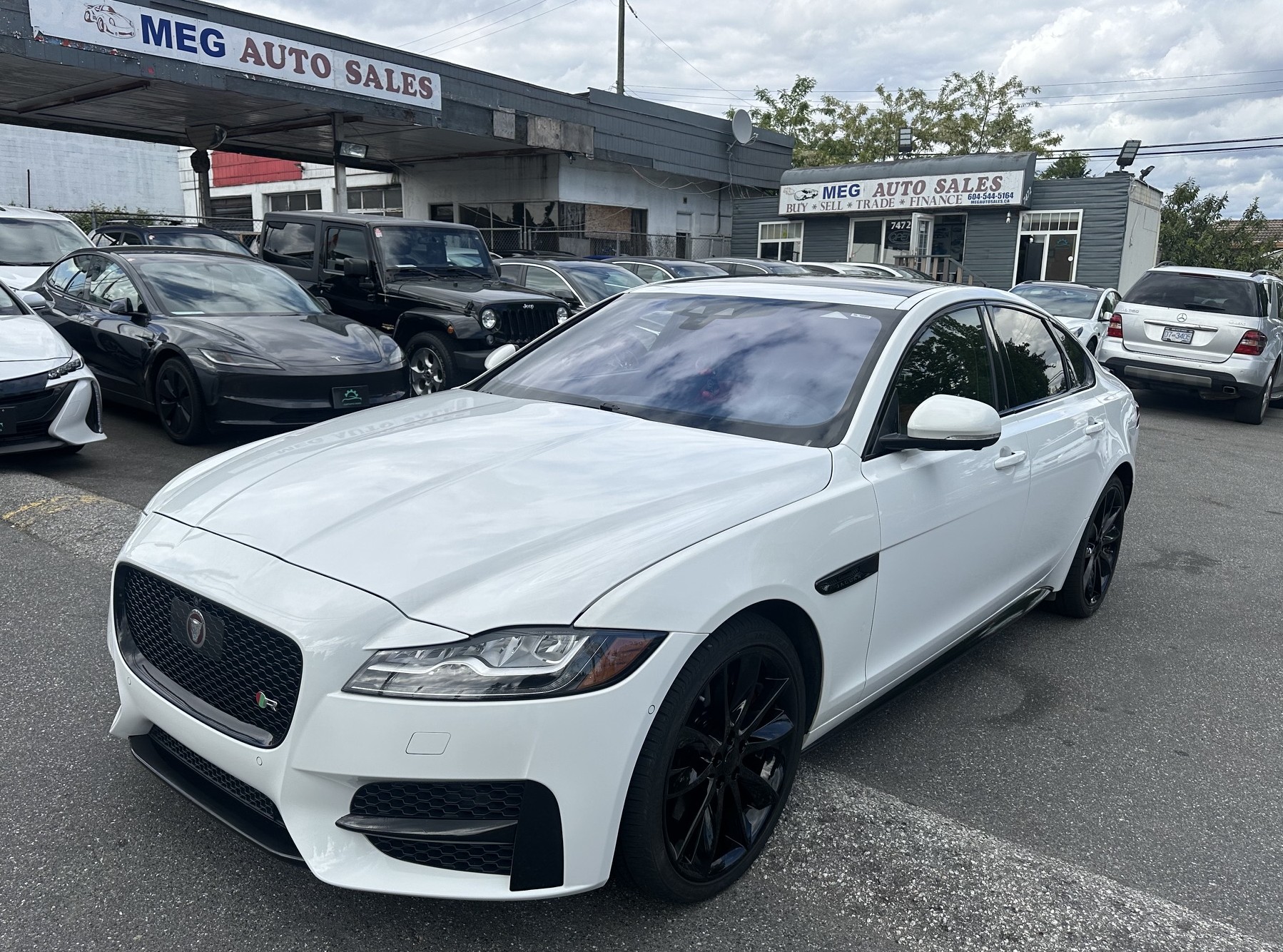 2016 Jaguar xf r