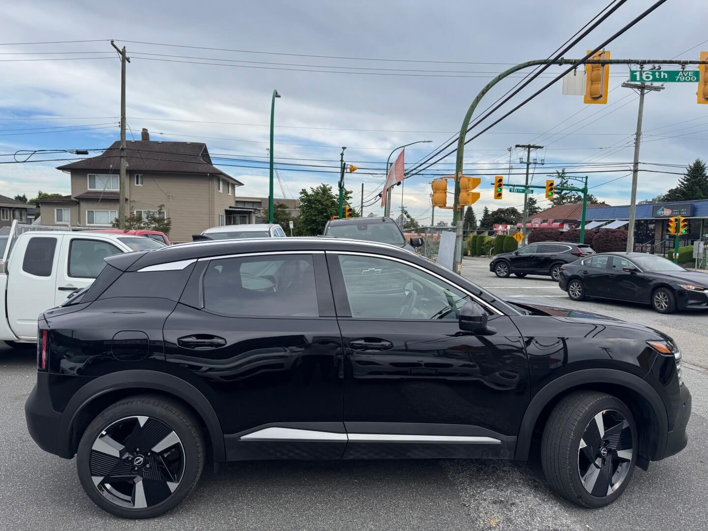 2026 Nissan Kicks SR Premium